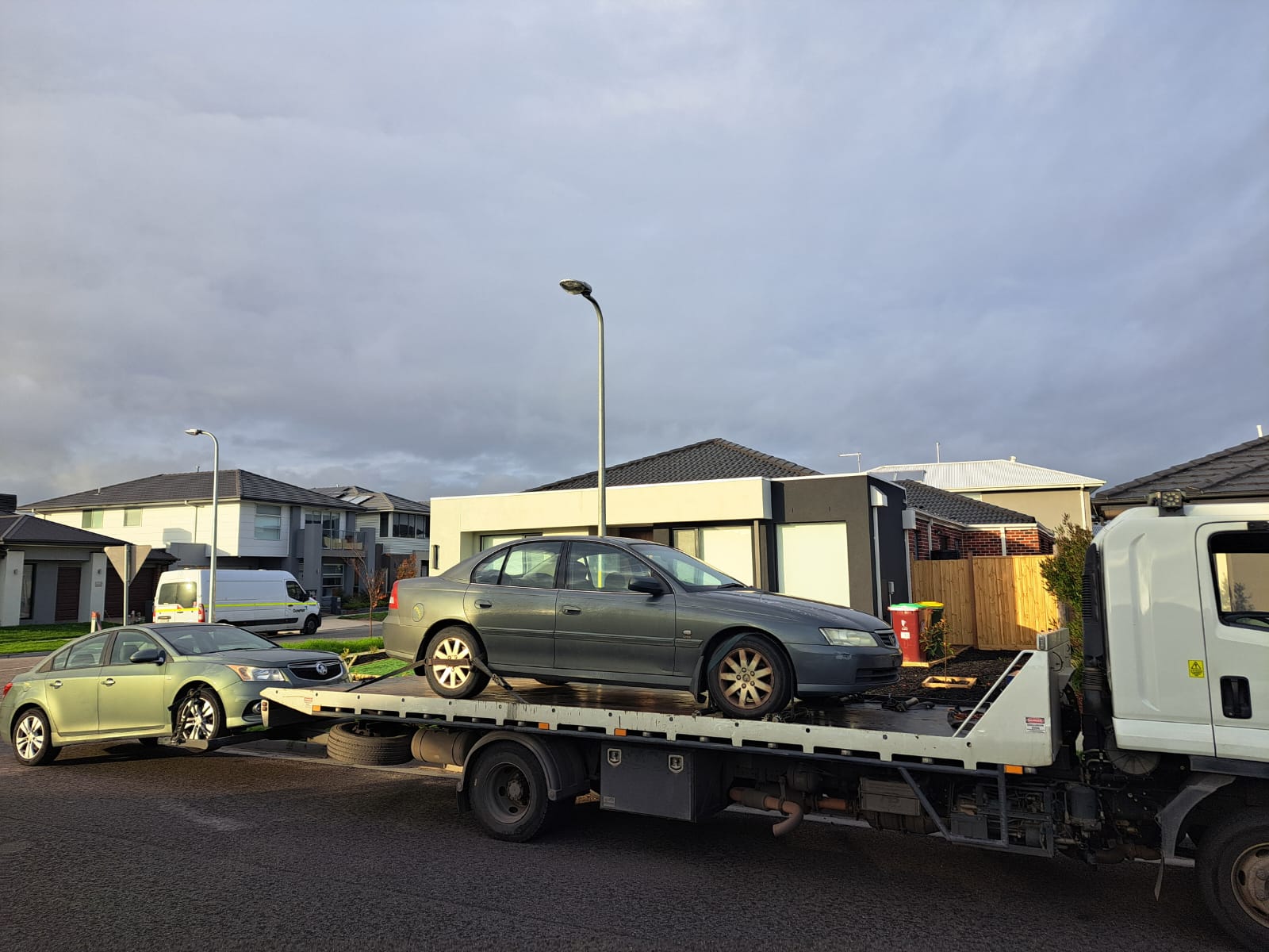 Car removal Melbourne for unwanted sedan with free towing